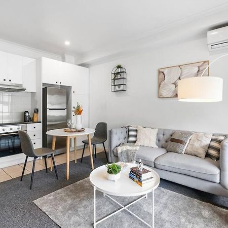 Cozy 1 Bedder In St Kilda With Balcony Leilighet Melbourne Eksteriør bilde