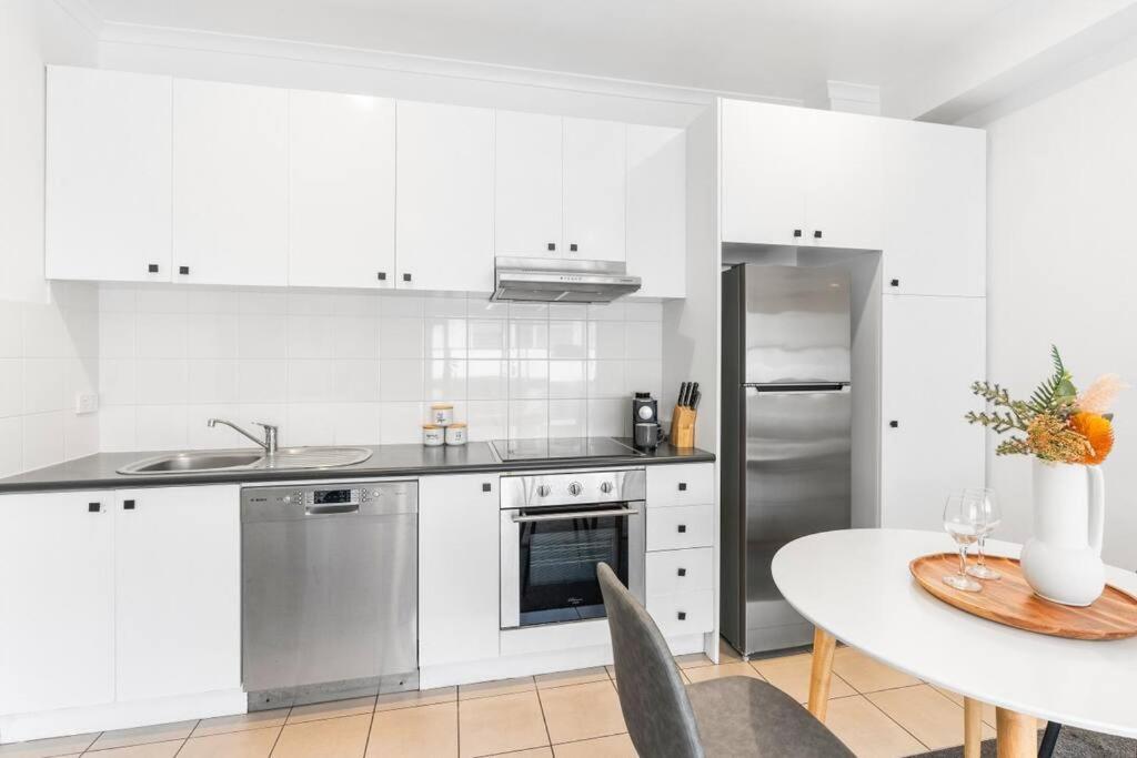 Cozy 1 Bedder In St Kilda With Balcony Leilighet Melbourne Eksteriør bilde