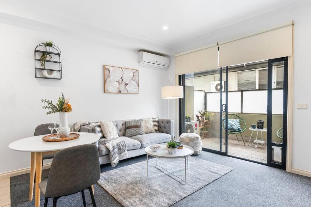 Cozy 1 Bedder In St Kilda With Balcony Leilighet Melbourne Eksteriør bilde